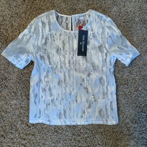 Women’s true religion crop shirt